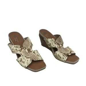 Baretraps Posture Yinifer Women's Snake Print Beige Slip-On Sandals Size 10 M